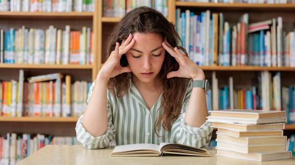 Literature Professor Warns That Fears Of A ‘Generational Collapse’ In Reading & Writing Are Not ‘Overblown’
