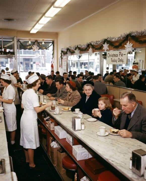 21 Rare Photos of American Diners Through the Decades