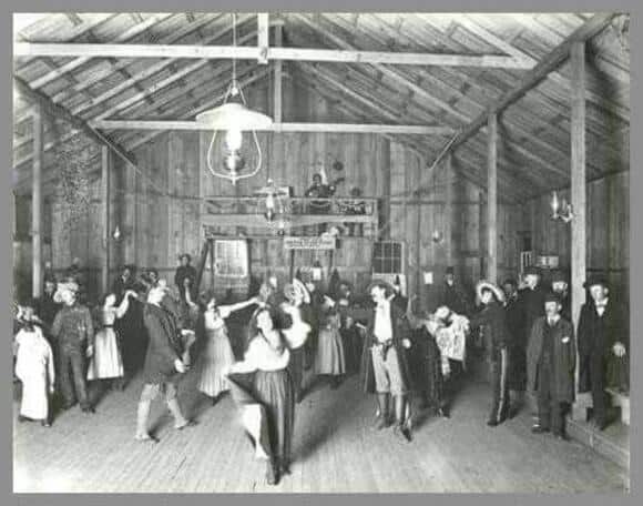 🔥 17 Rare Photos of American Barn Dances