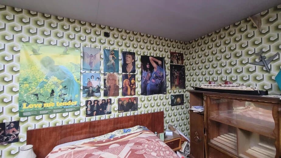 A Found 1970s Bedroom – In Photos – Flashbak