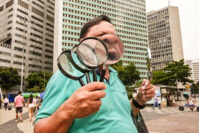 56 Street Photos Full Of Perfect Timing From The 2026 URBAN Photo Awards
