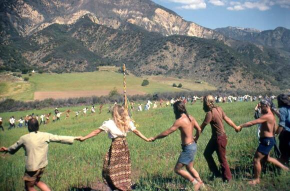 Society’s Dropouts: 27 Eye-Opening Photos Of America’s 1970s Hippie Communes
