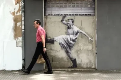 This Street Photographer Turns Shadows And Split-Second Coincidences Into Clever Images (32 Pics)